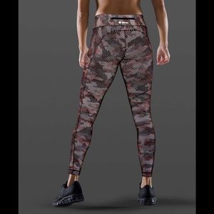 Lululemon Speed Tight V *SeaWheeze in High Tempo Camo Reflective Grey Multi